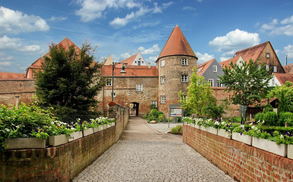 Aparthotel Donaustern Asbach-Baumenheim Ngoại thất bức ảnh