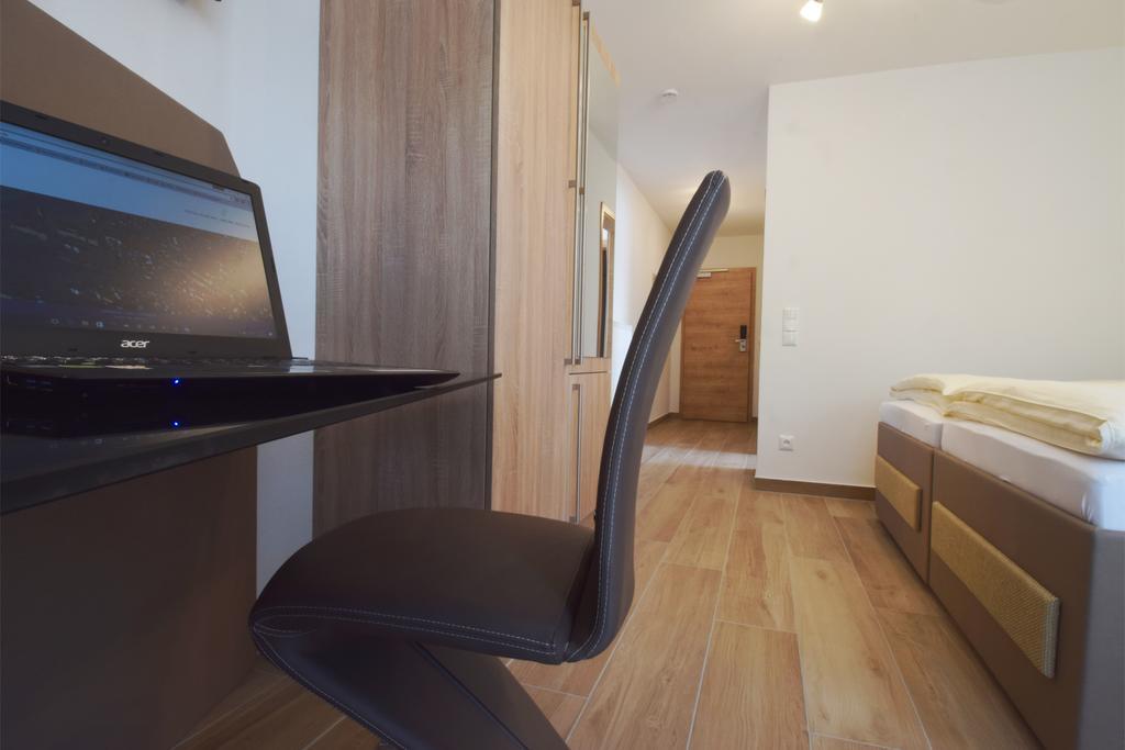 Aparthotel Donaustern Asbach-Baumenheim Ngoại thất bức ảnh
