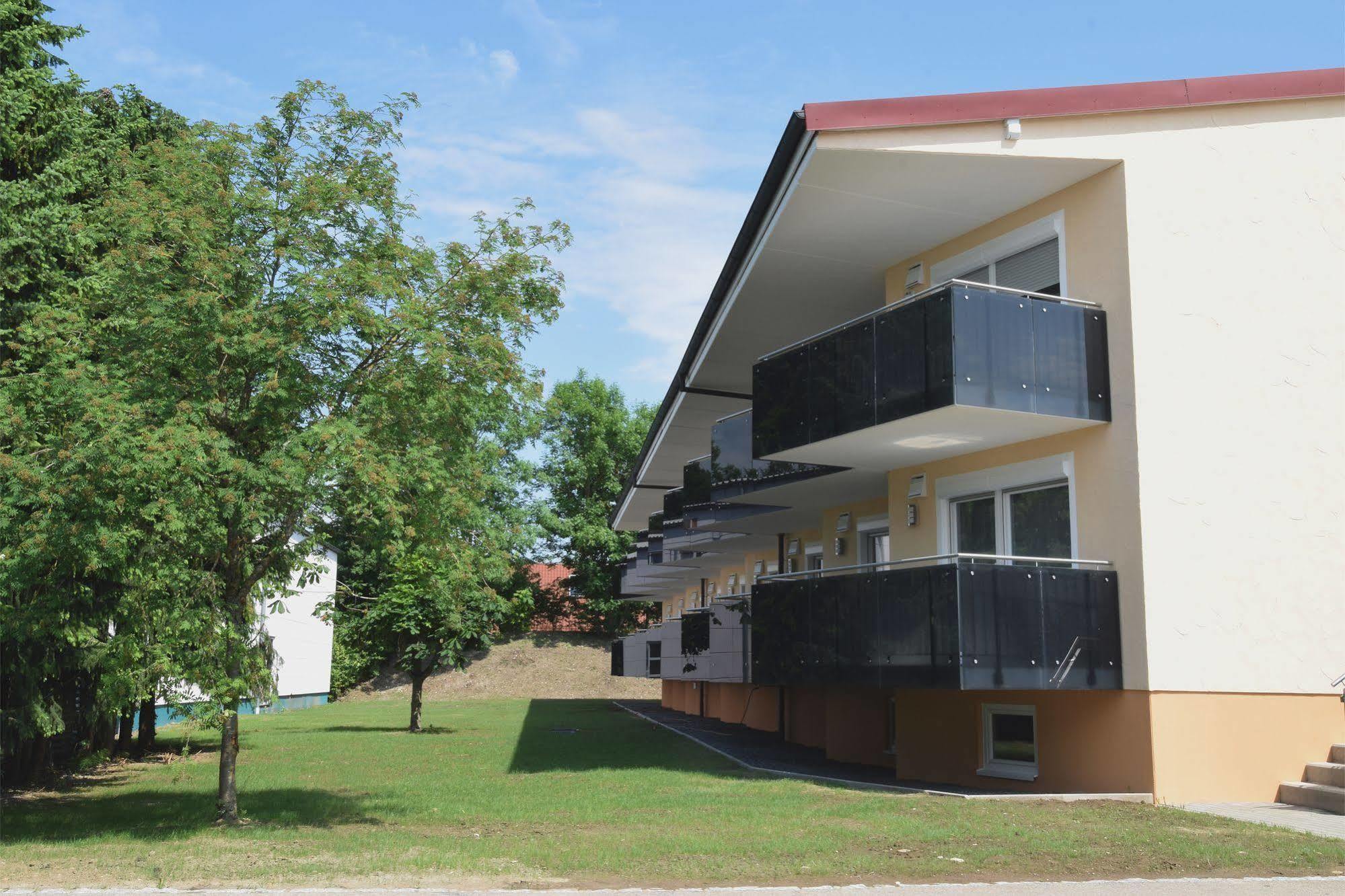 Aparthotel Donaustern Asbach-Baumenheim Ngoại thất bức ảnh
