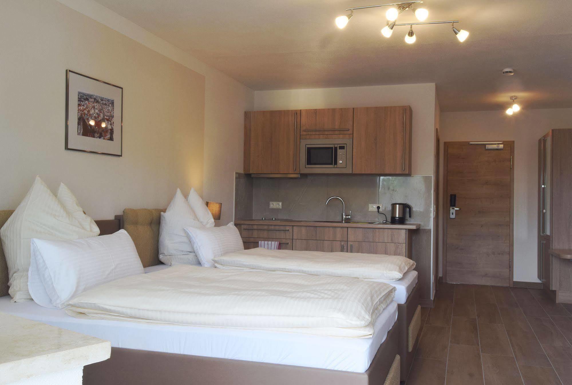 Aparthotel Donaustern Asbach-Baumenheim Ngoại thất bức ảnh