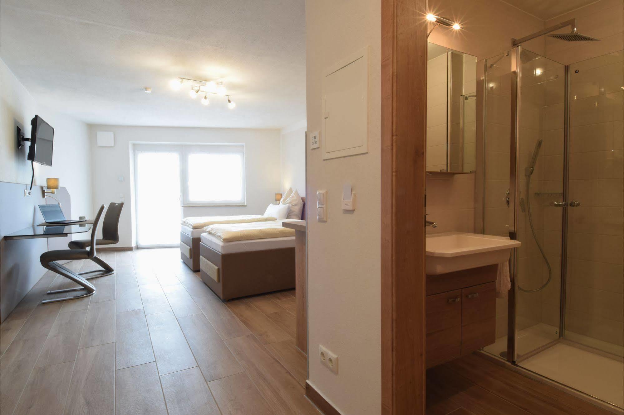 Aparthotel Donaustern Asbach-Baumenheim Ngoại thất bức ảnh