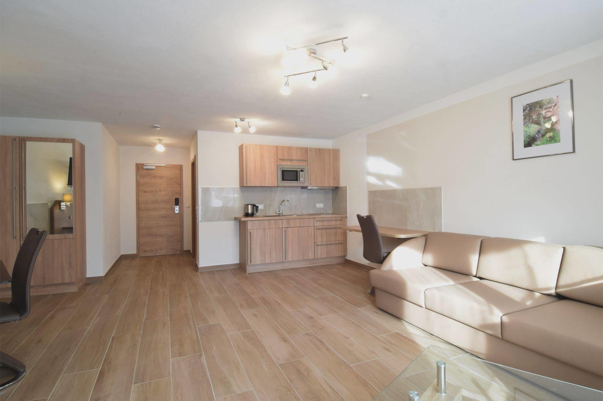 Aparthotel Donaustern Asbach-Baumenheim Ngoại thất bức ảnh