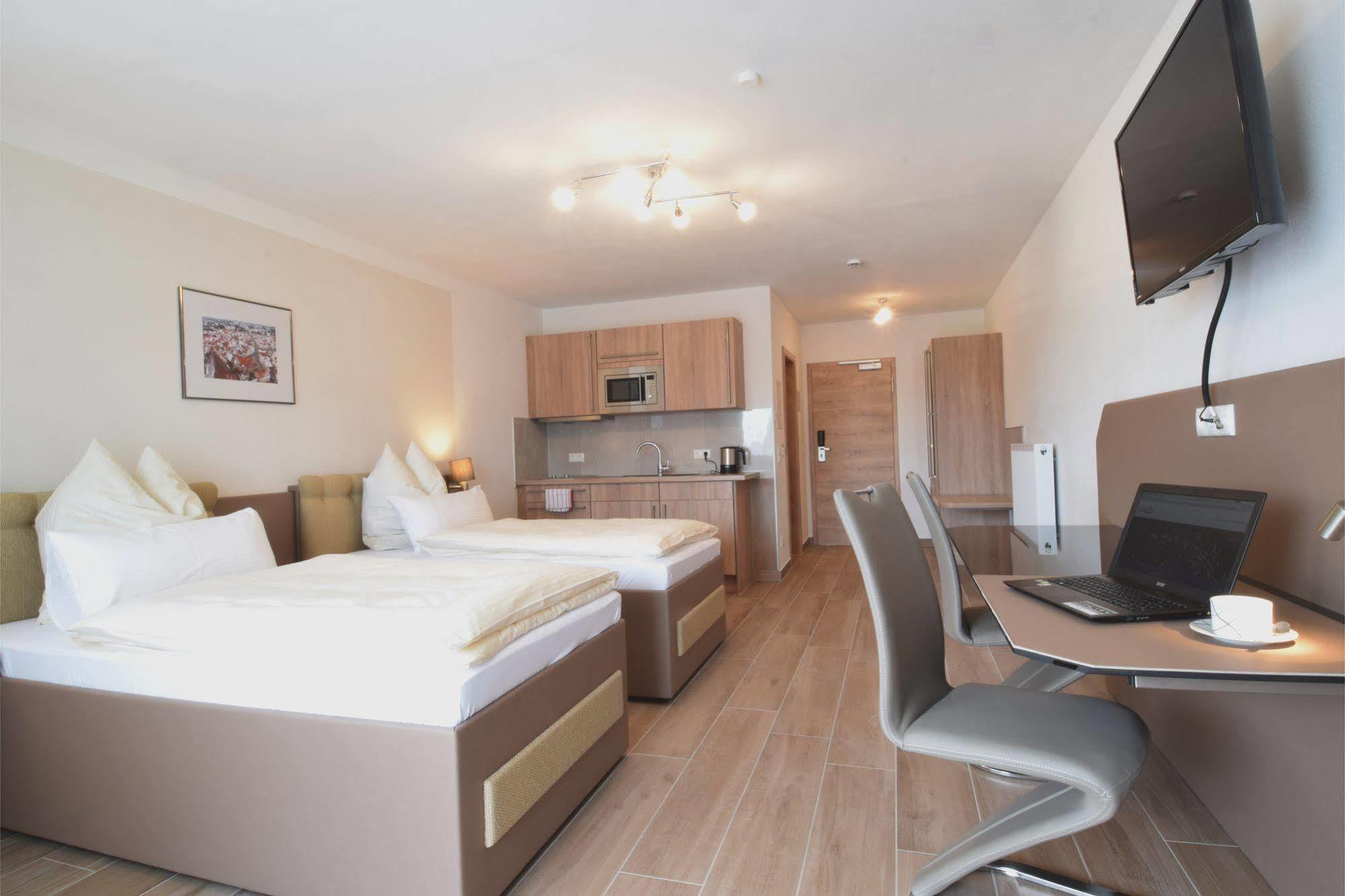 Aparthotel Donaustern Asbach-Baumenheim Ngoại thất bức ảnh