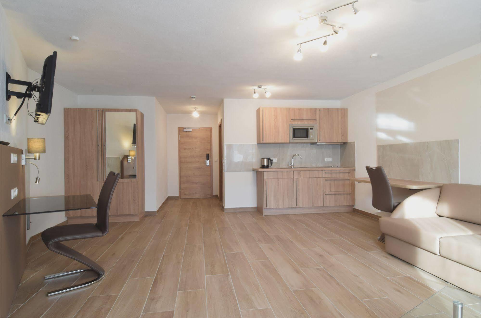 Aparthotel Donaustern Asbach-Baumenheim Ngoại thất bức ảnh