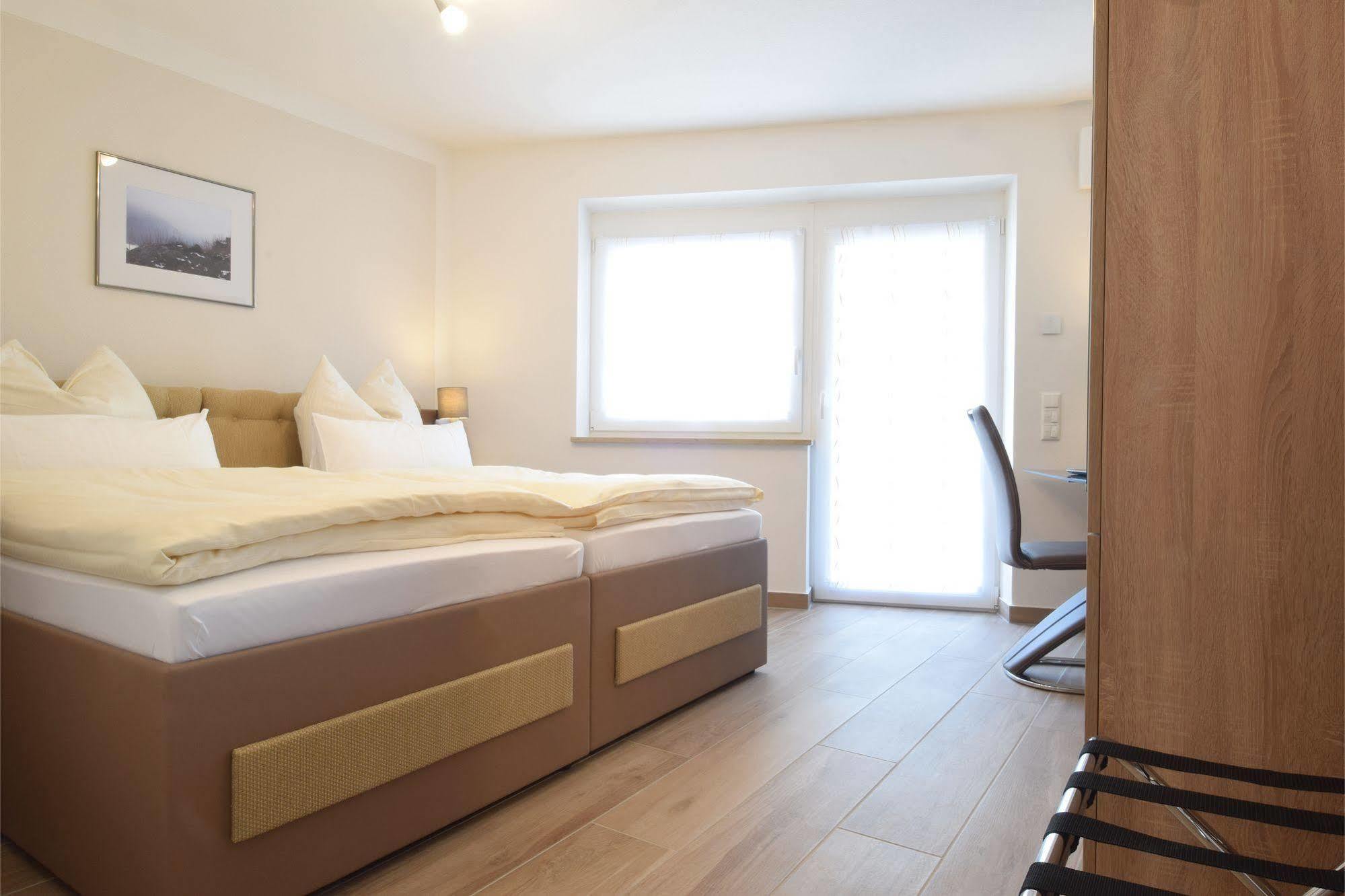 Aparthotel Donaustern Asbach-Baumenheim Ngoại thất bức ảnh