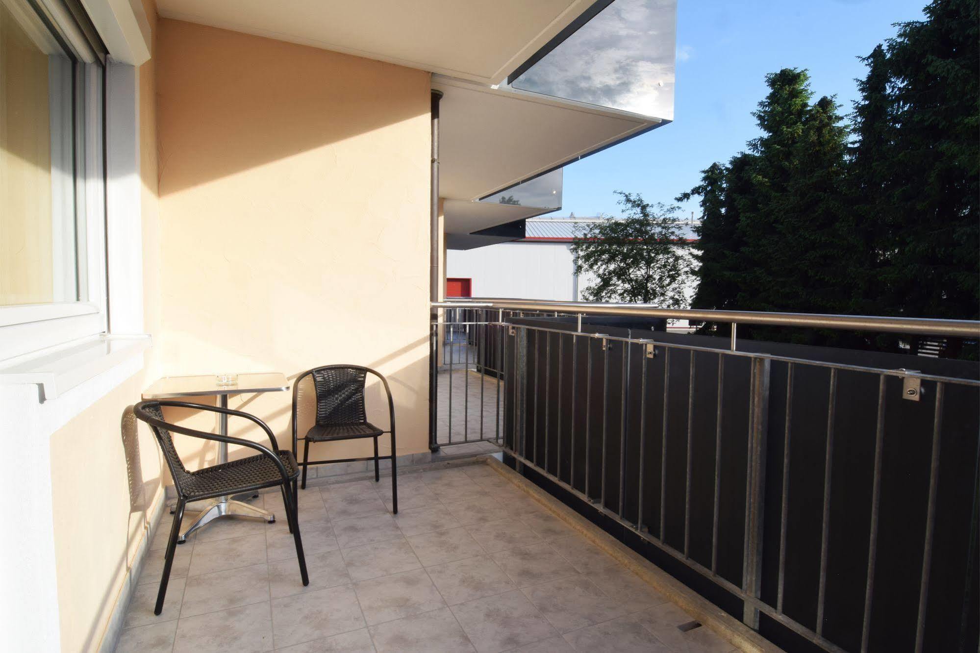 Aparthotel Donaustern Asbach-Baumenheim Ngoại thất bức ảnh